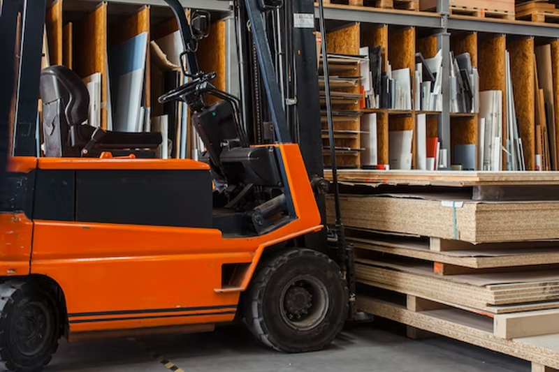 imagen de gestión del almacén de dos operarios.